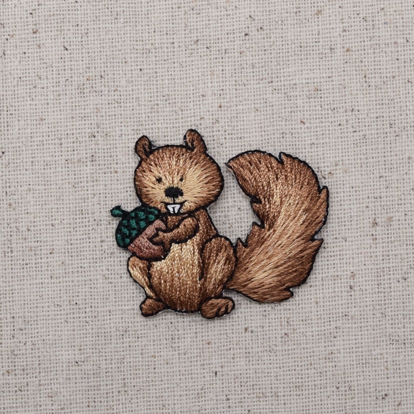 Squirrel with Acorn Nut - Embroidered Patch - Iron on Applique - 1510497