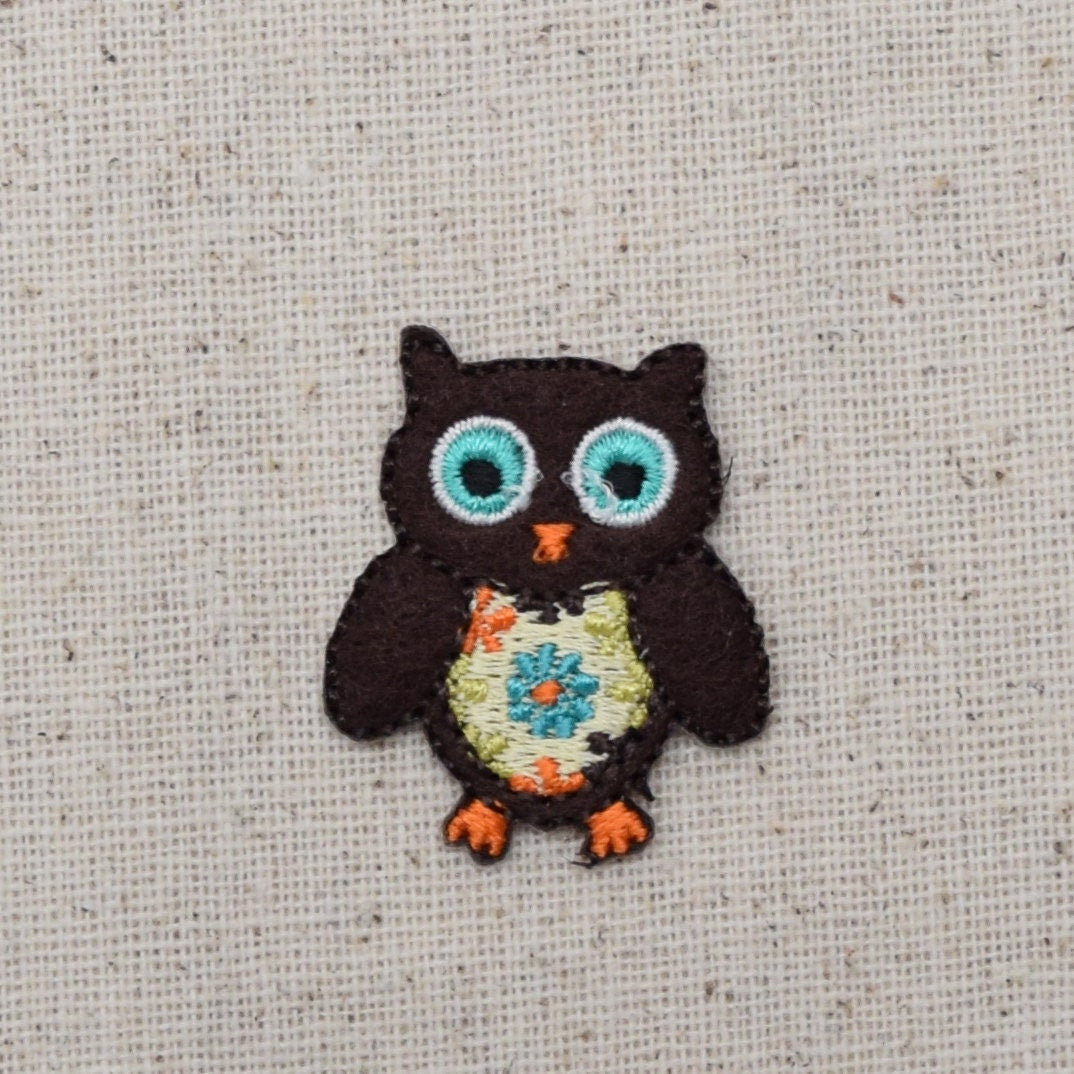 Retro Vintage Style Brown Owl Iron on Patch - 2 sizes