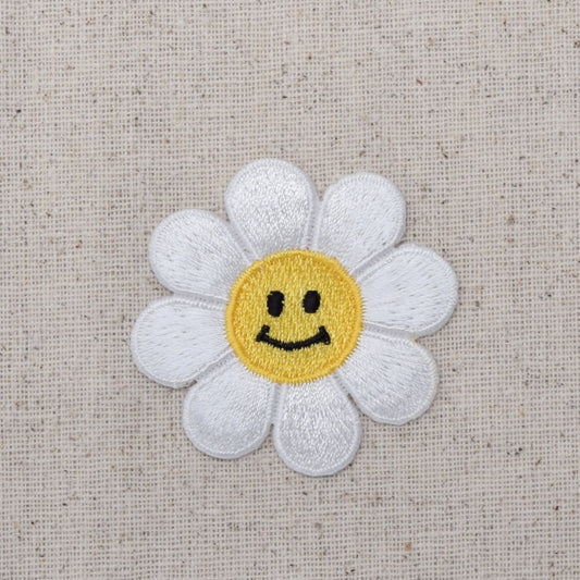 Smiling Daisy - White Flower Iron on Patch