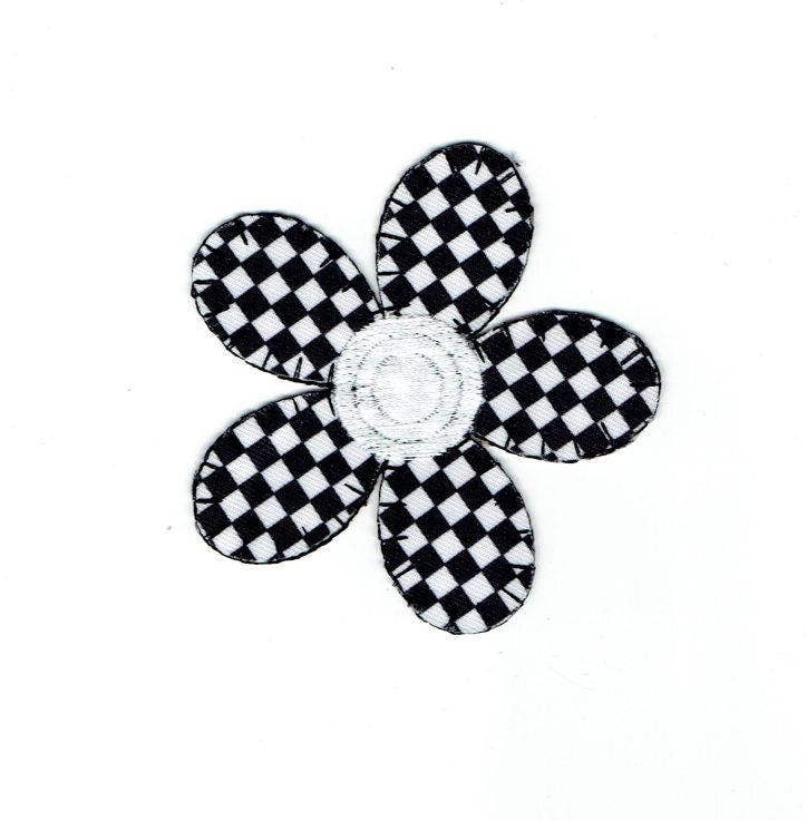 Daisy Flower - Black/White Checkered - Iron On Applique/Embroidered Patch  - 150802-C