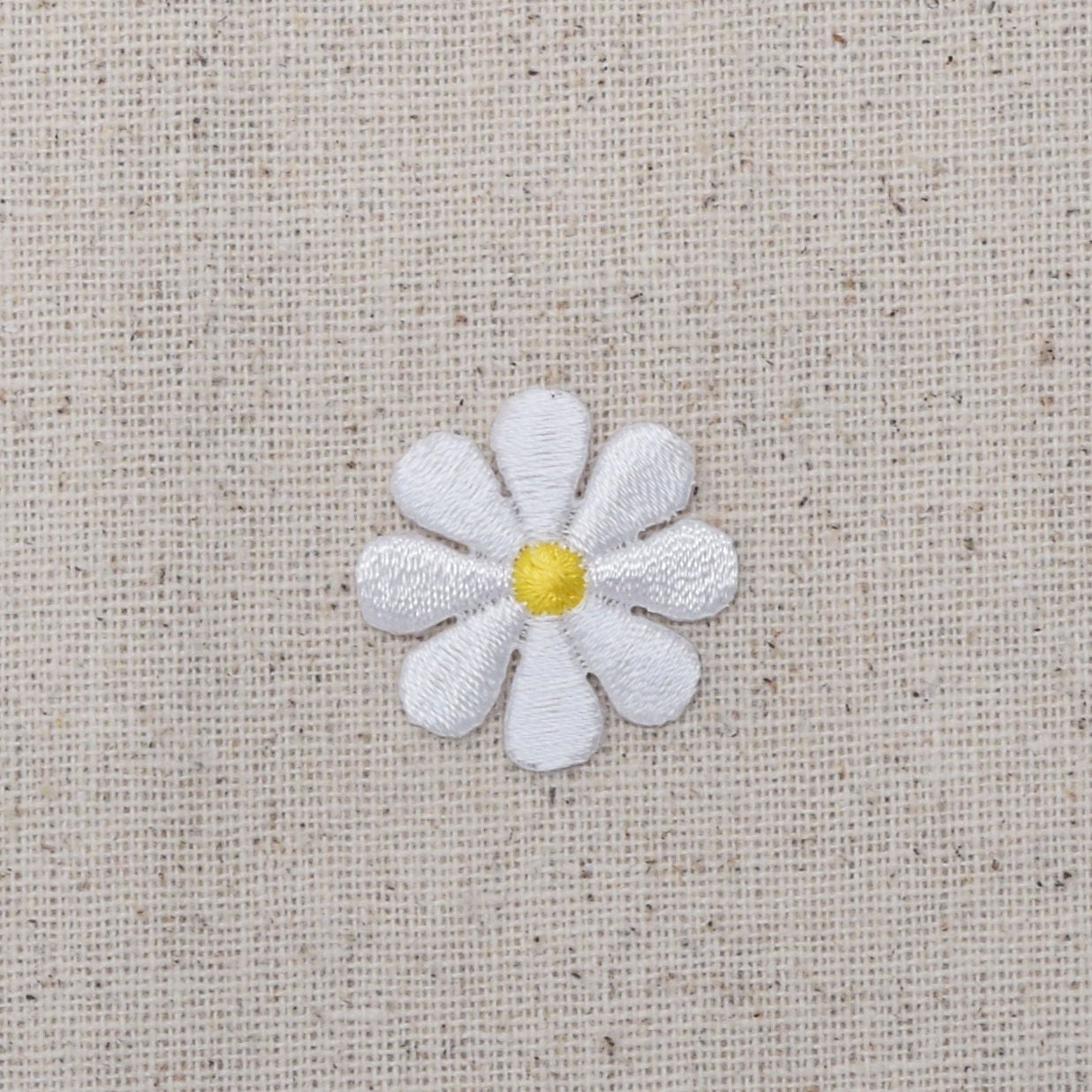 Small - Daisy Flower - COLOR CHOICE: Fuchsia, Turquoise Blue, White, Red, Light Pink- Iron on Applique - Embroidered Patch - 694071