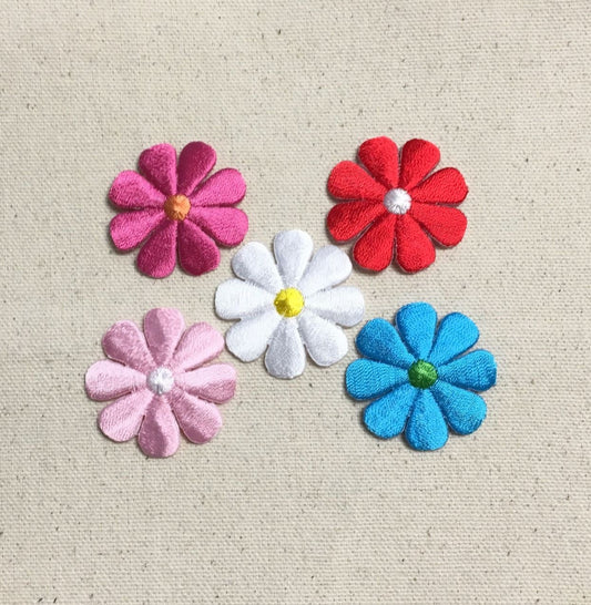 Daisy Flower - Color Choice: White Turquoise Blue, Hot Pink, Light Pink, or Red - Iron on Applique - Embroidered Patch - 694072