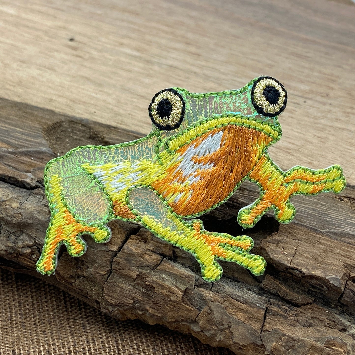 Tree Frog - Realistic - Shimmery Green - Iron on Patch - Embroidered