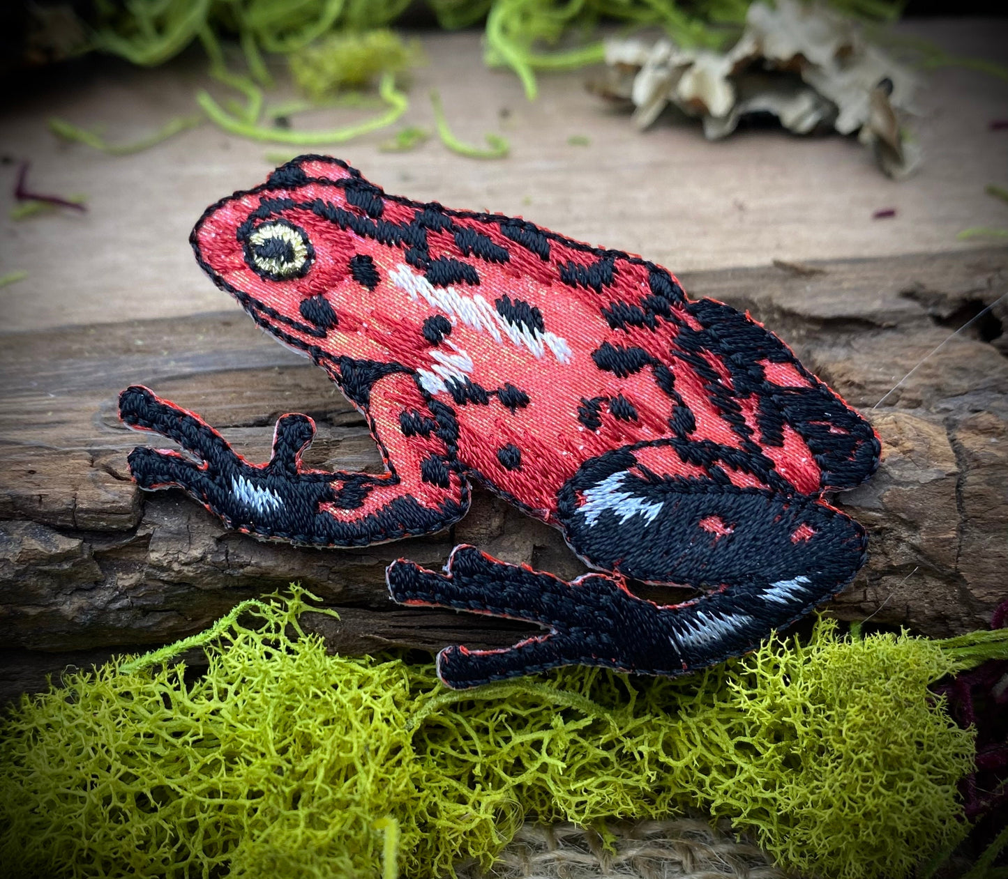 Tree Frog, Shimmery Iridescent, Red, Iron-on Patch, Embroidered Badge