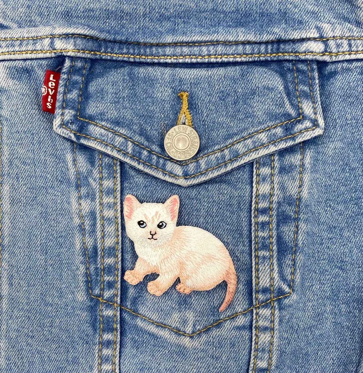 White Cat/Kitten Embroidered Iron-on Patch