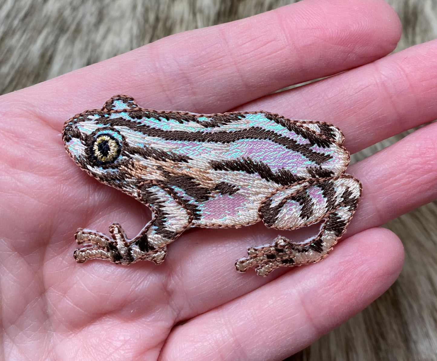 Tree Frog, Shimmery Iridescent, Brown, Iron-on Patch, Embroidered Badge