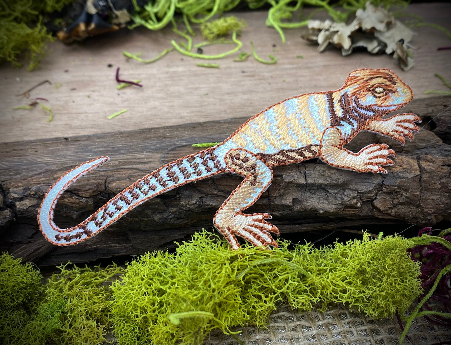 Brown Shimmery Lizard, Embroidered Iron-on Patch