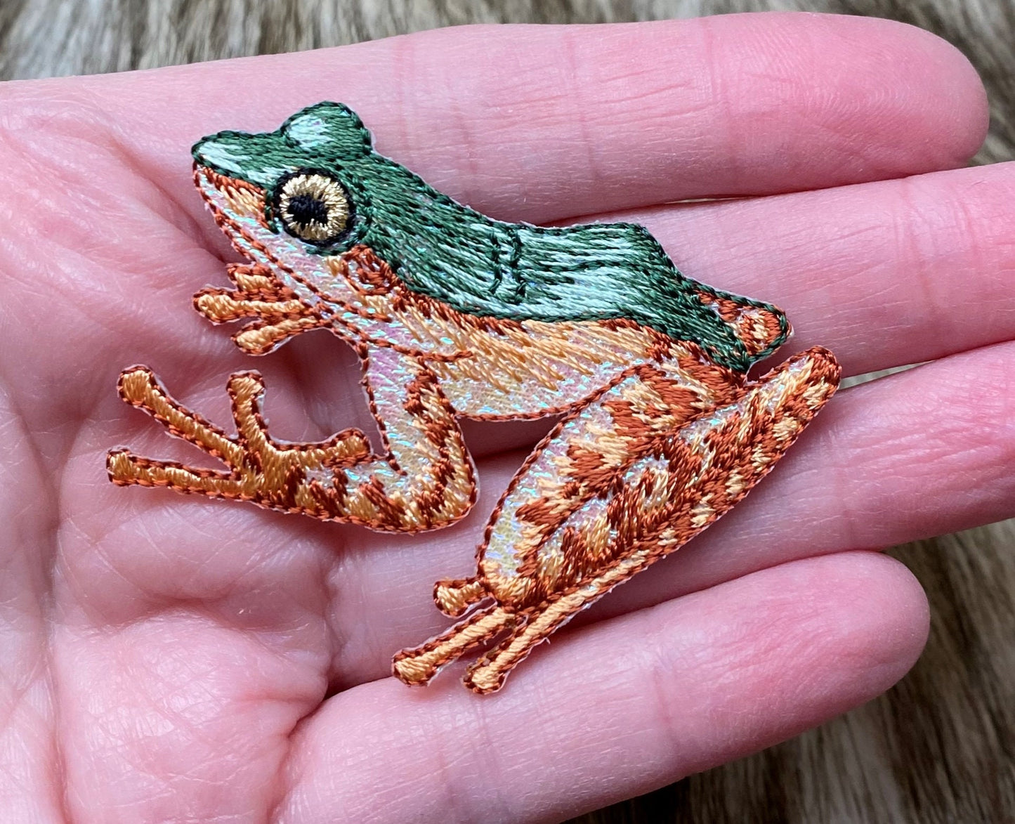 Tree Frog, Shimmery Green & Brown, Embroidered, Iron on Patch