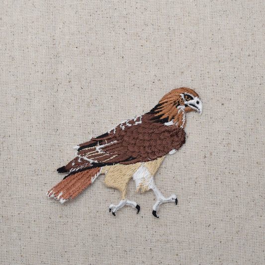 Red Tailed Hawk - Bird - Facing Right - Iron On Applique - Embroidered Patch - 695390A